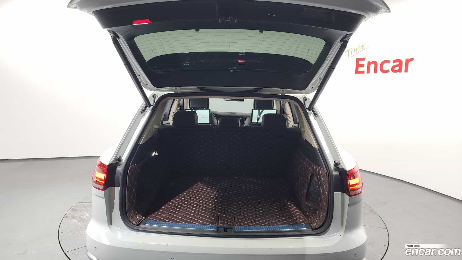 Touareg Volkswagen 2021.0-OPTION-024