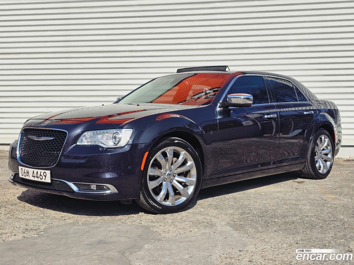 Main__Slider__Photo:300C Chrysler 2016.11-2