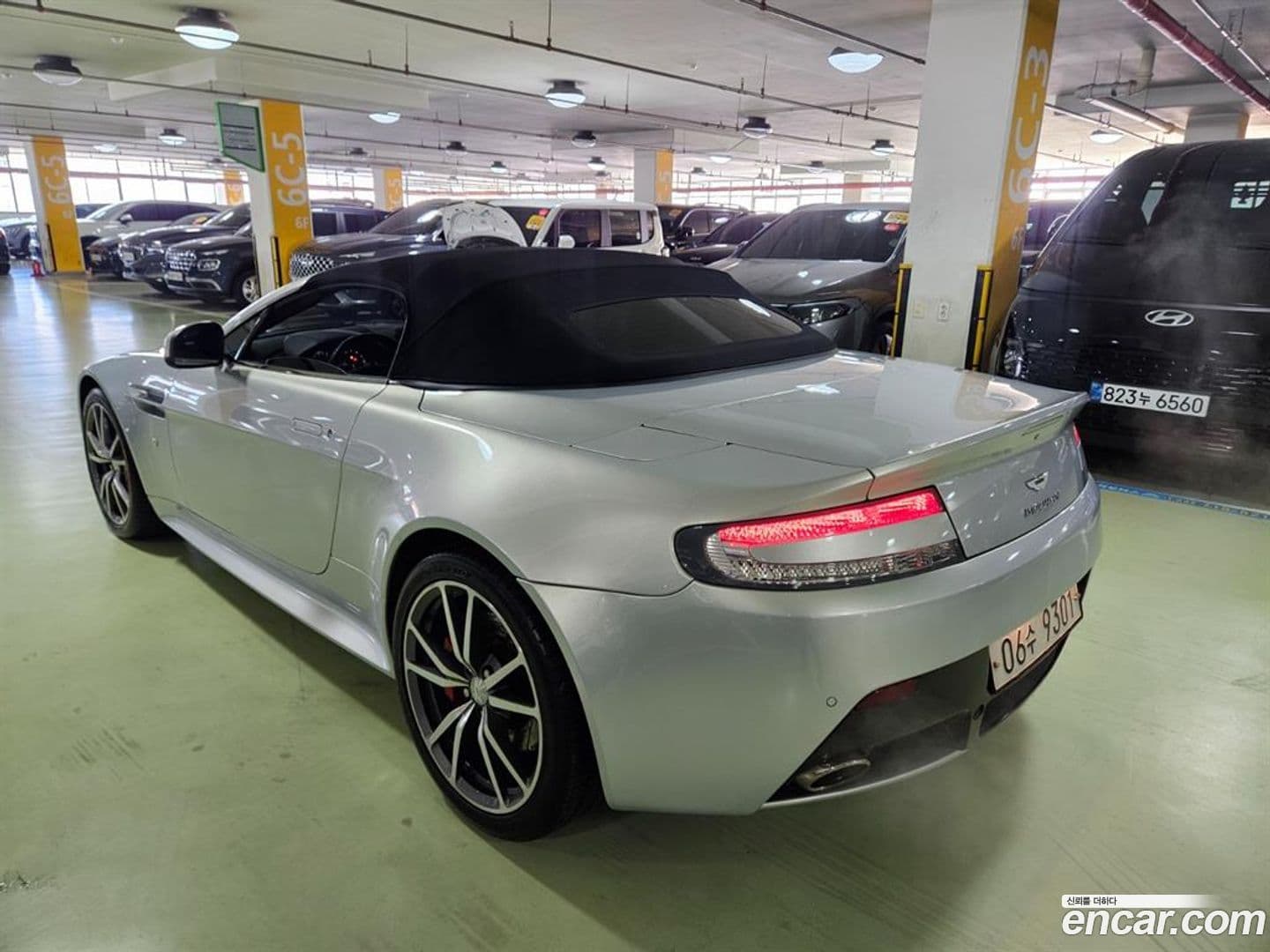 Main__Slider__Photo:Vantage Astonmartin 2016.11-1