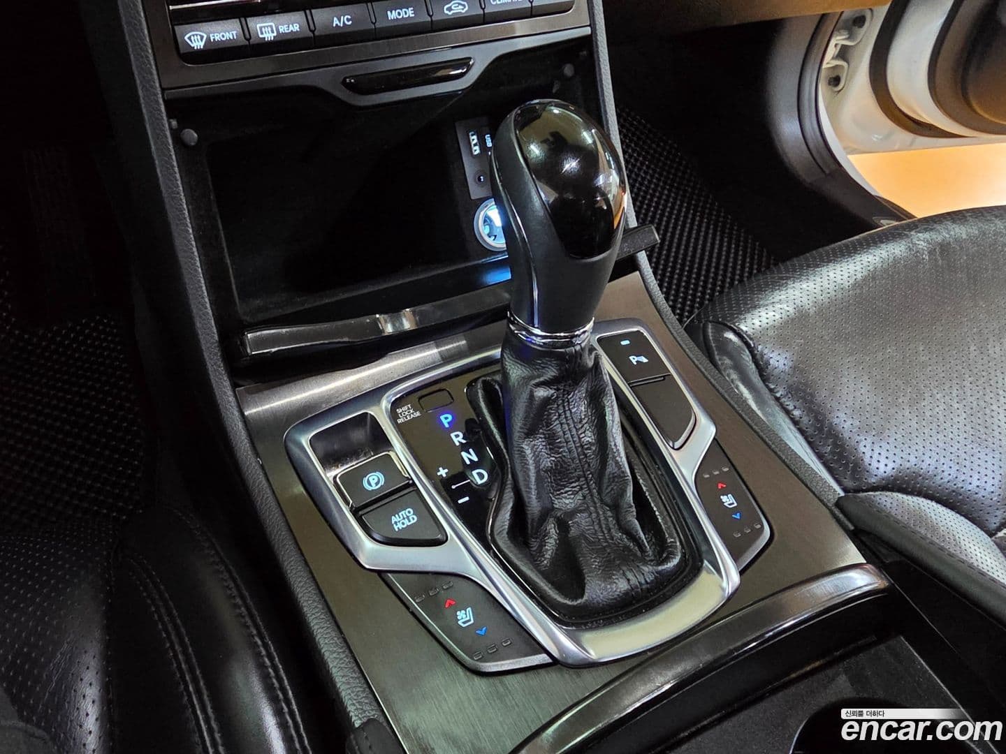 Main__Slider__Photo:Grandeur Hyundai 2015.8-15