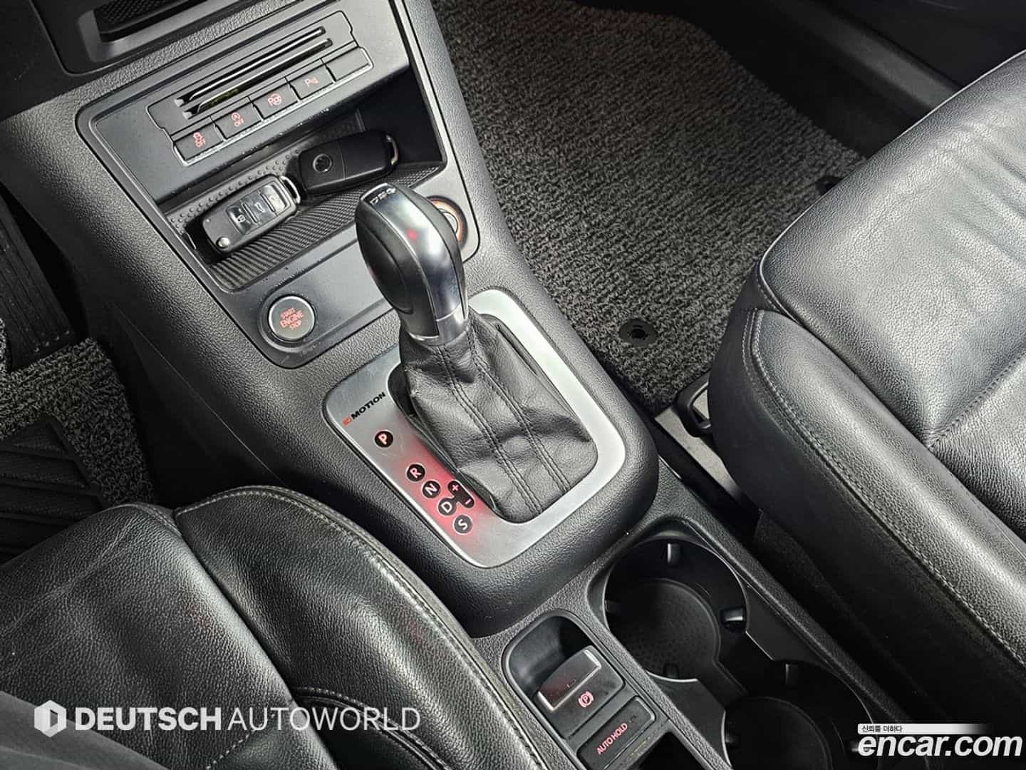 Tiguan Volkswagen 2015.8-INNER-009