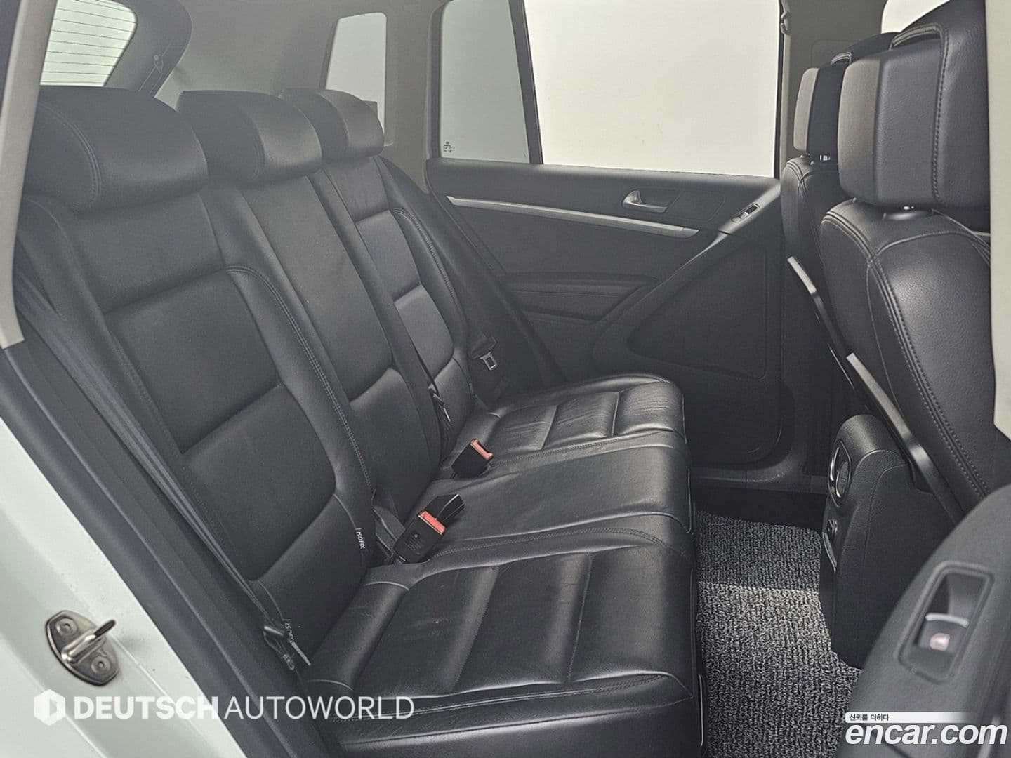 Main__Slider__Photo:Tiguan Volkswagen 2015.8-11