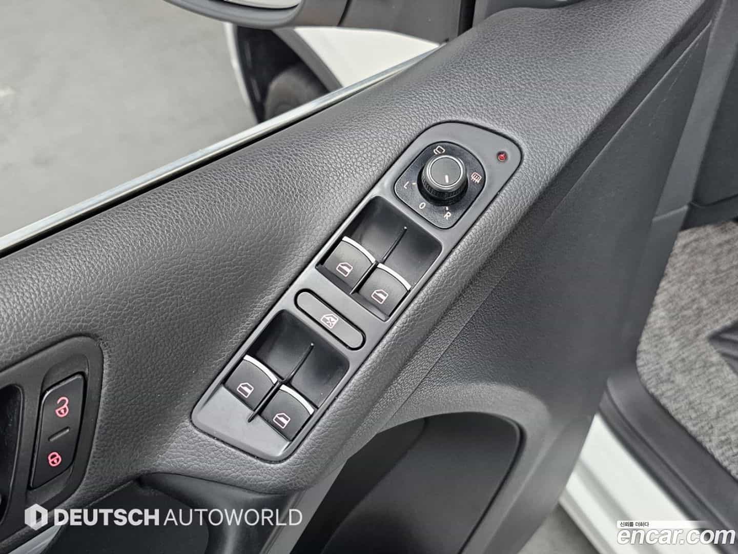 Tiguan Volkswagen 2015.8-OPTION-022