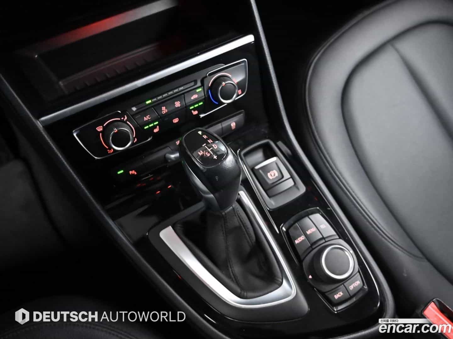 2-Series BMW 2015.11-INNER-009