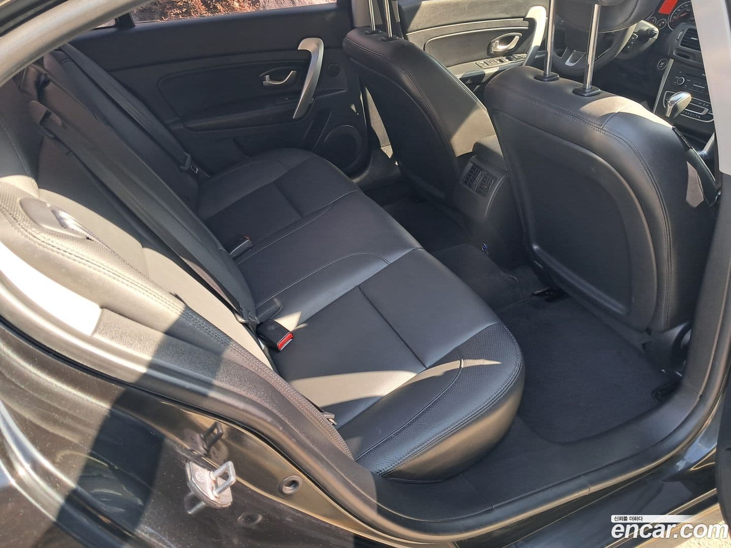 Main__Slider__Photo:SM5 Renault-KoreaSamsung 2015.3-9