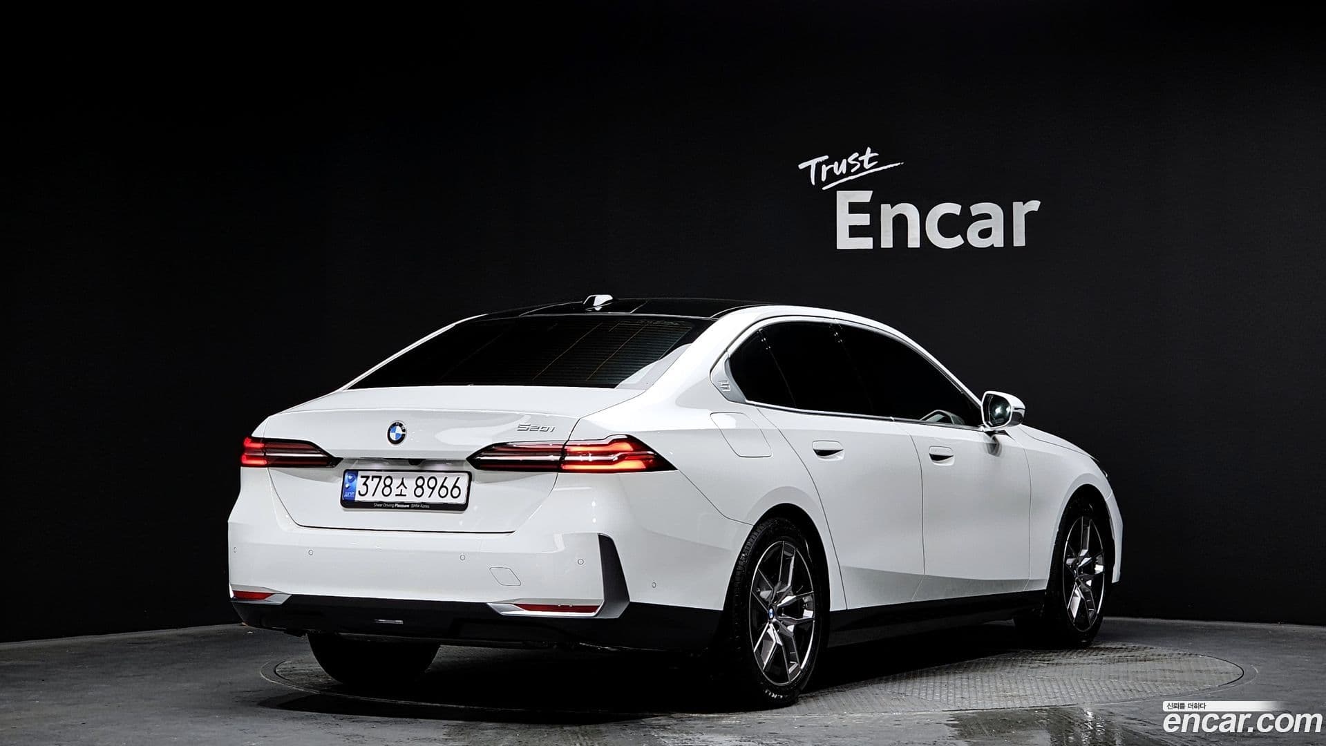 Main__Slider__Photo:5-Series BMW 2024.3-1