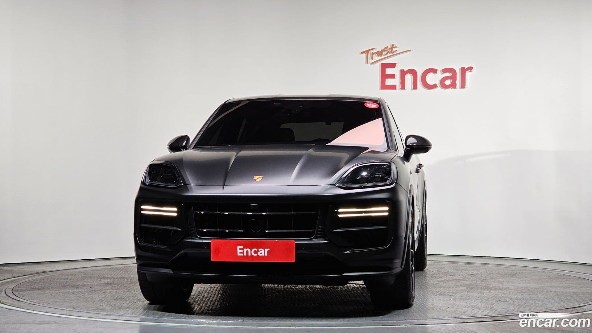 Main__Slider__Photo:Cayenne Porsche 2024.3-2