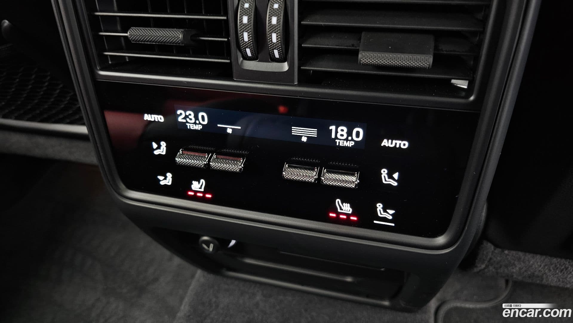 Main__Slider__Photo:Cayenne Porsche 2024.3-18