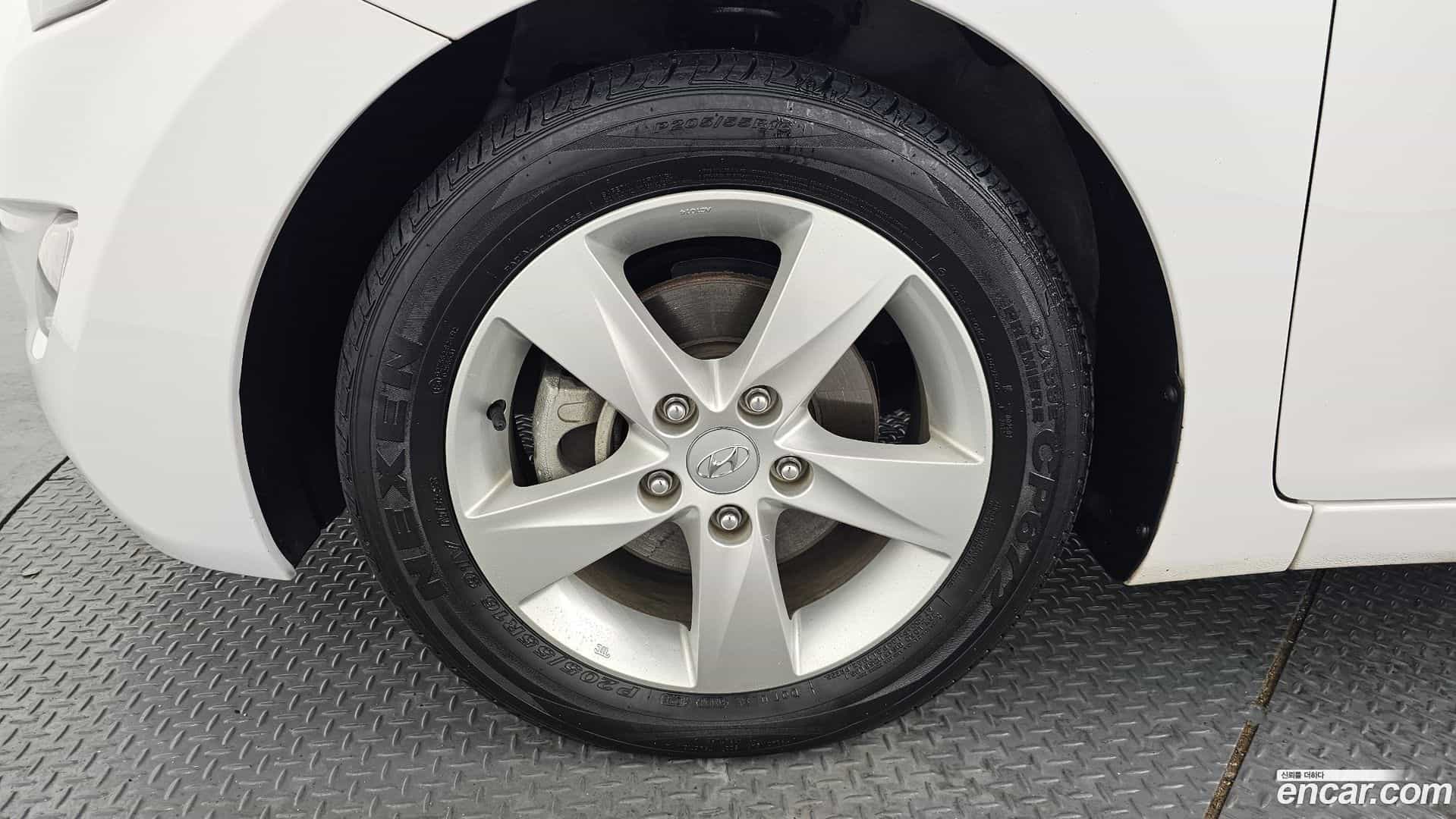 AVANTE Hyundai 2012.8-OUTER-005