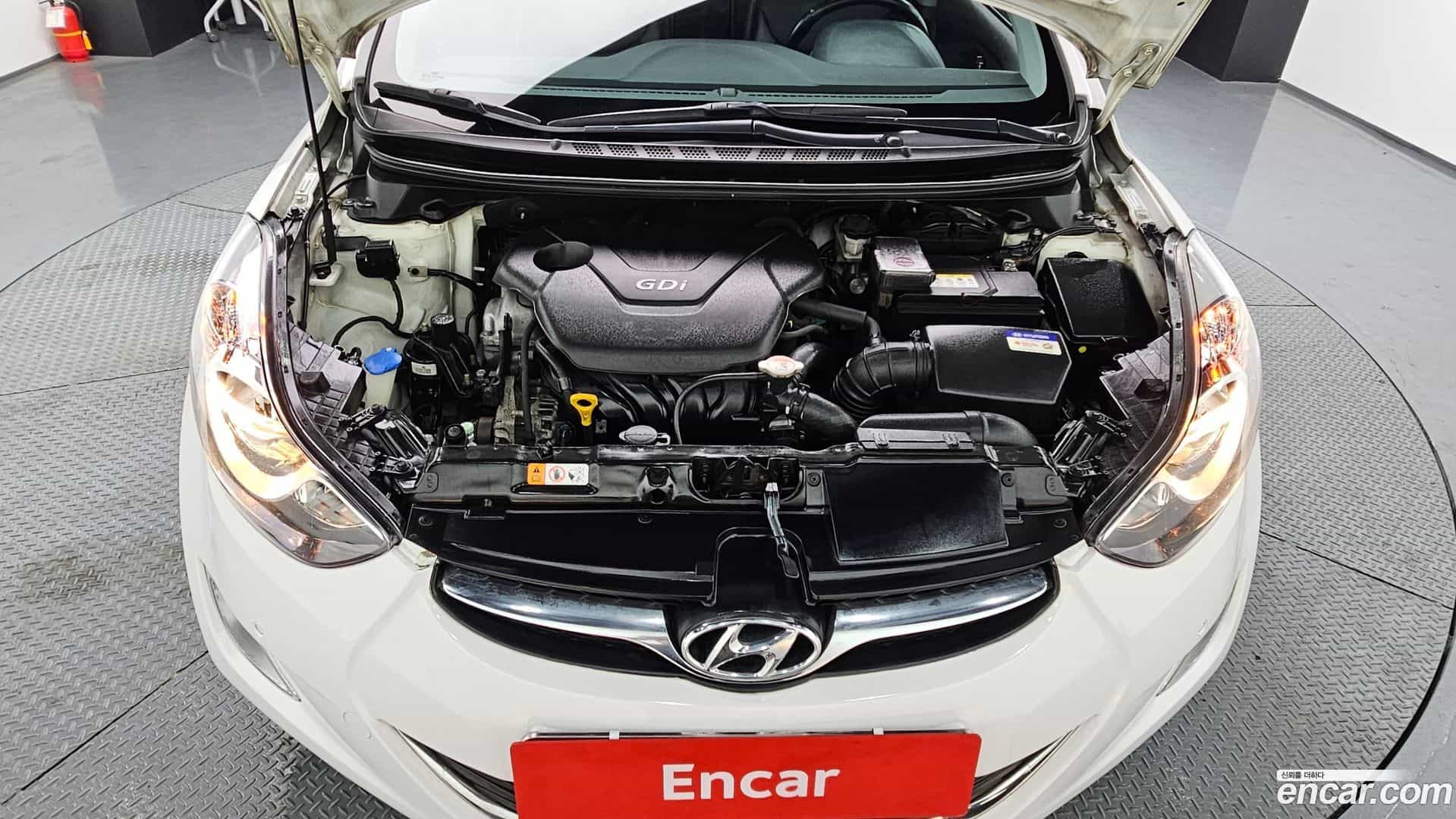 AVANTE Hyundai 2012.8-INNER-006