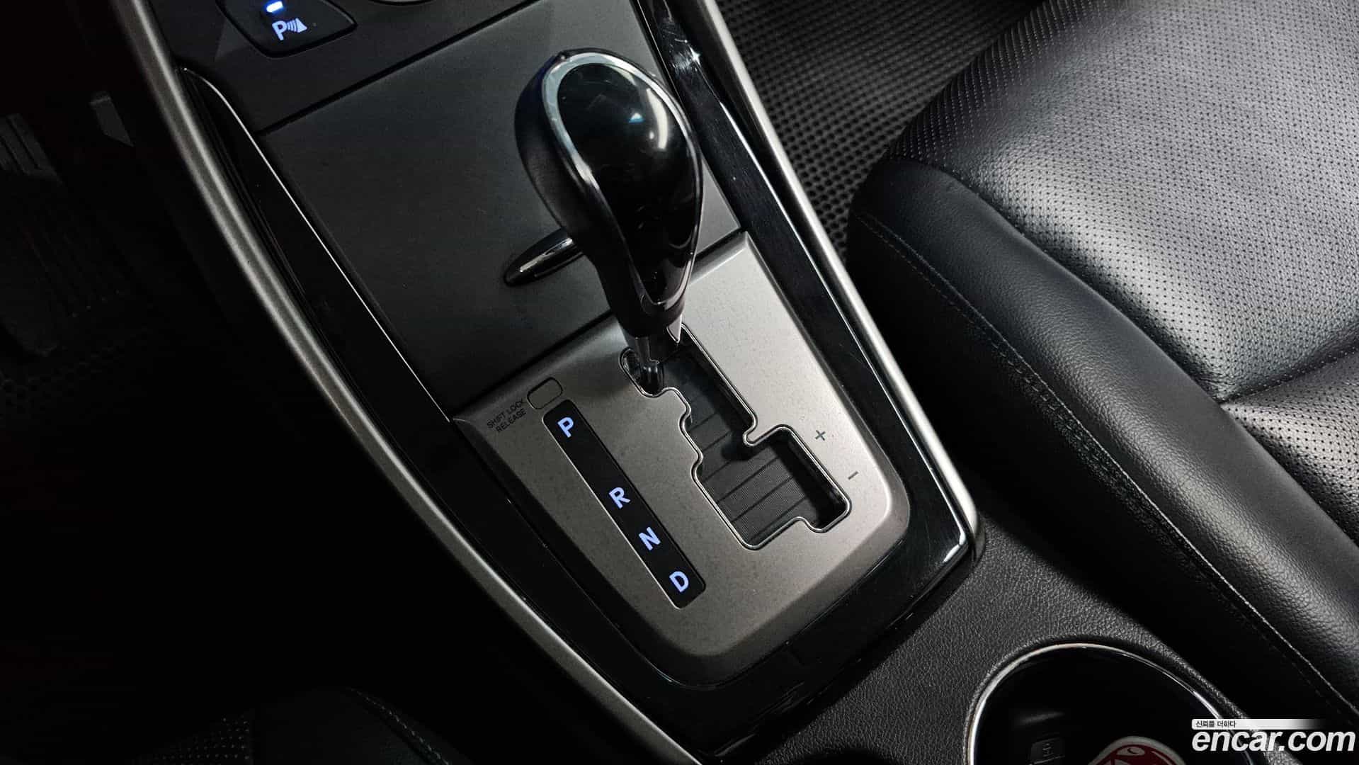 AVANTE Hyundai 2012.8-INNER-009