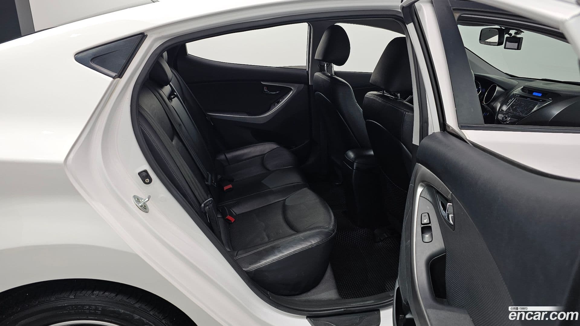 Main__Slider__Photo:AVANTE Hyundai 2012.8-10