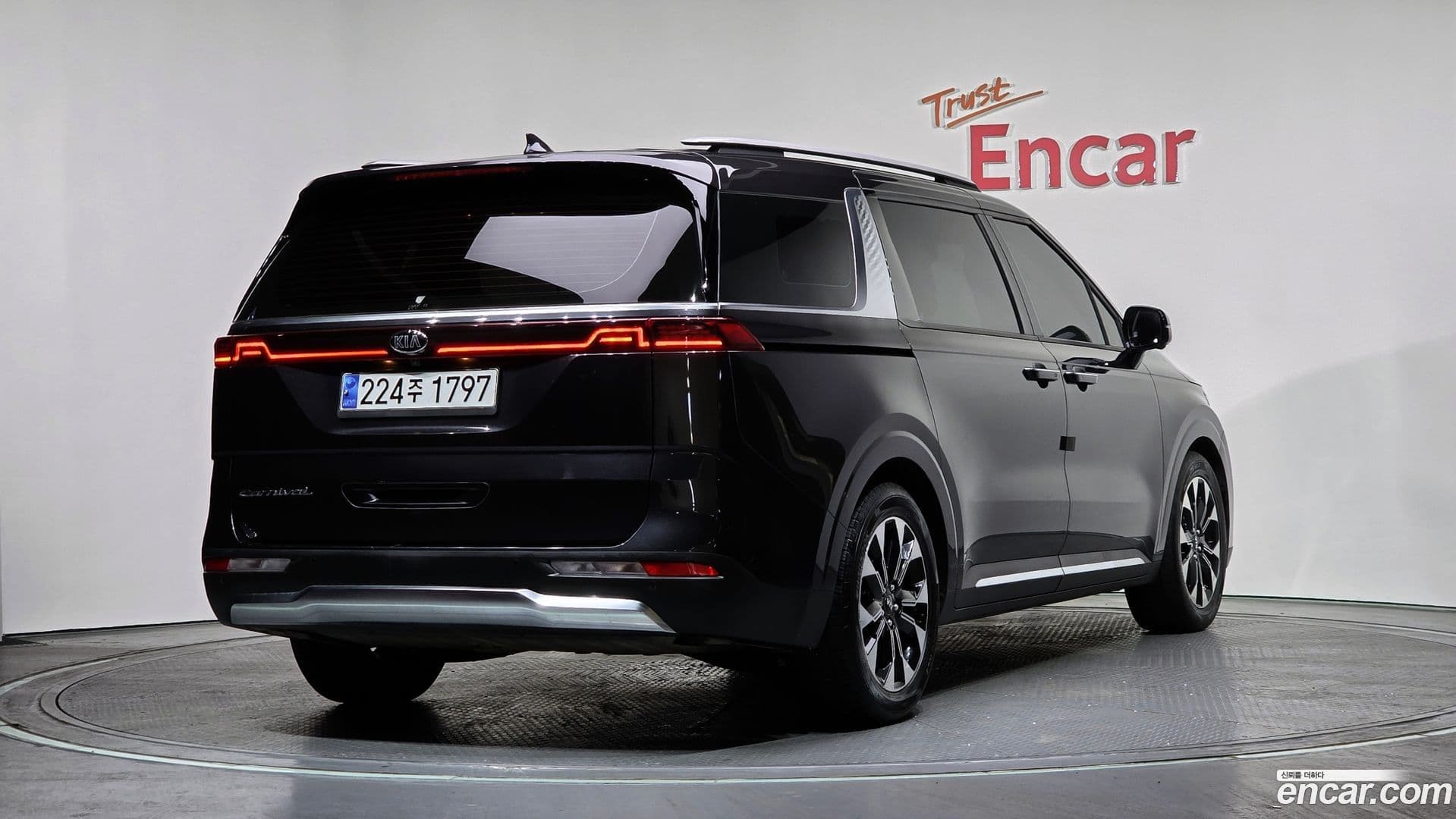 Main__Slider__Photo:Canival Kia 2020.9-1