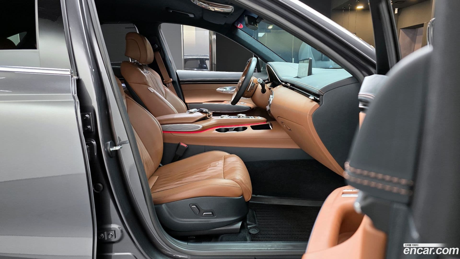 Main__Slider__Photo:GV70 Genesis 2022.5-9