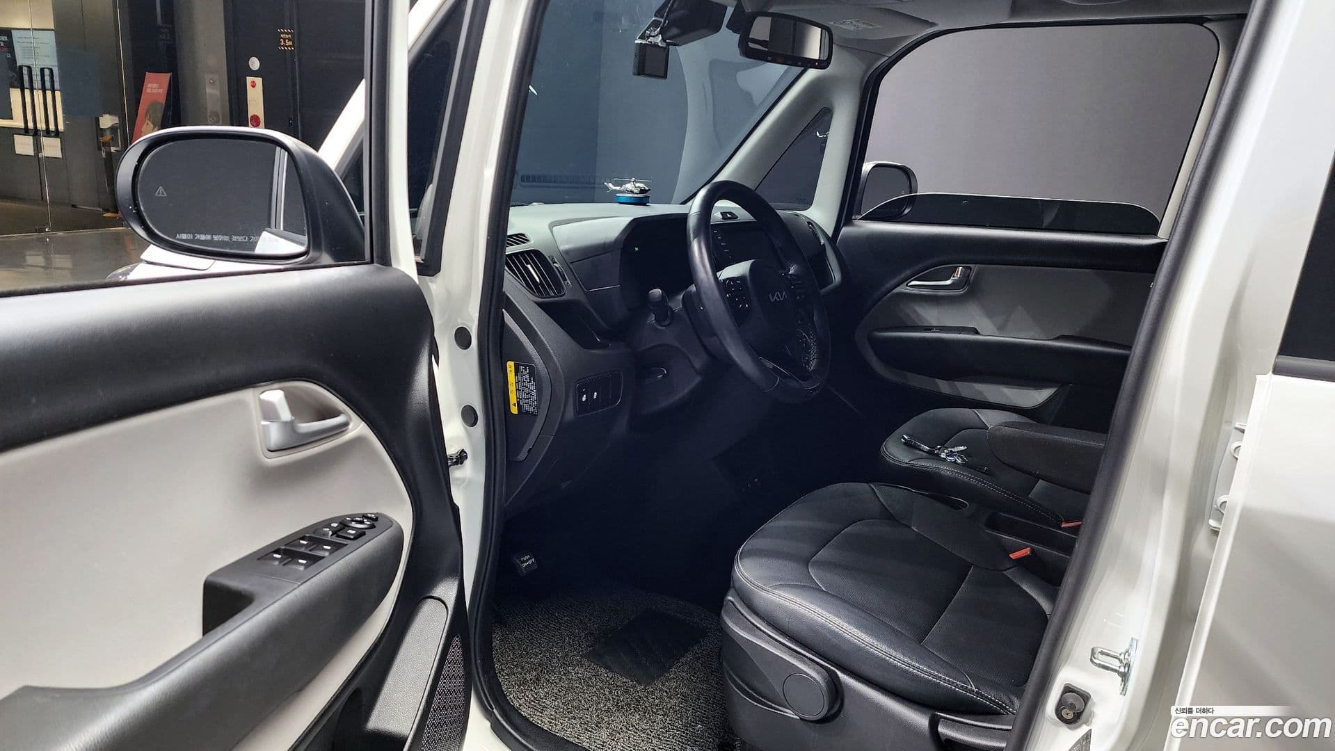 Main__Slider__Photo:RAY Kia 2024.0-10