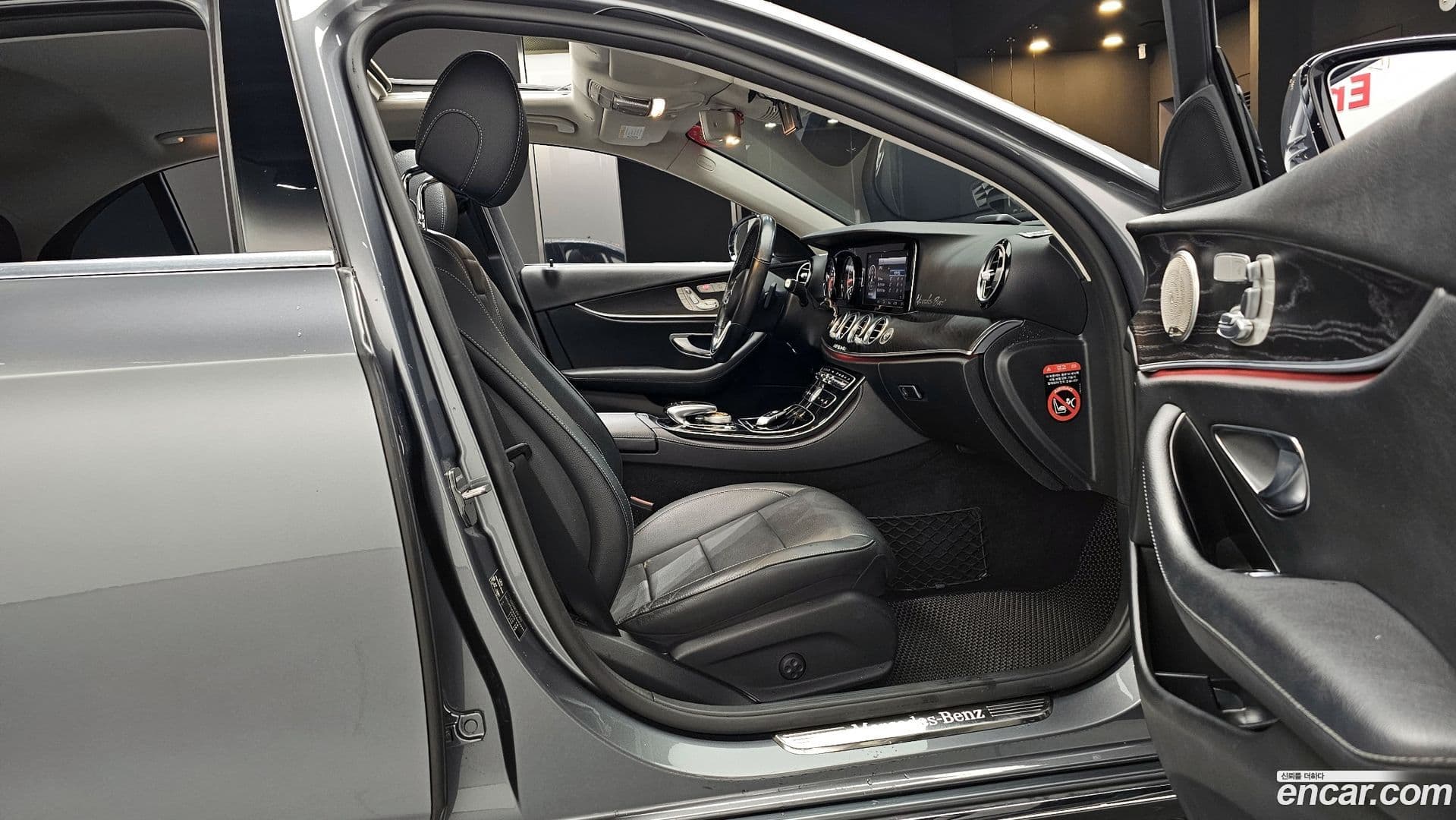 Main__Slider__Photo:E-Class Mercedes-Benz 2019.4-10