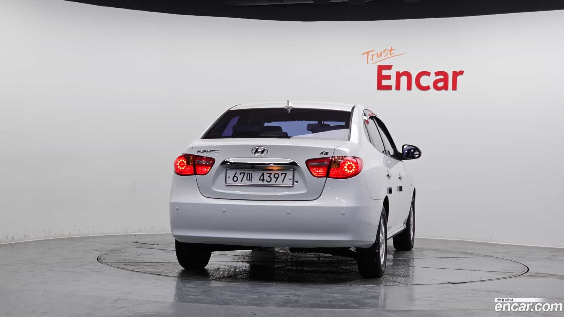 AVANTE Hyundai 2009.9-OUTER-004