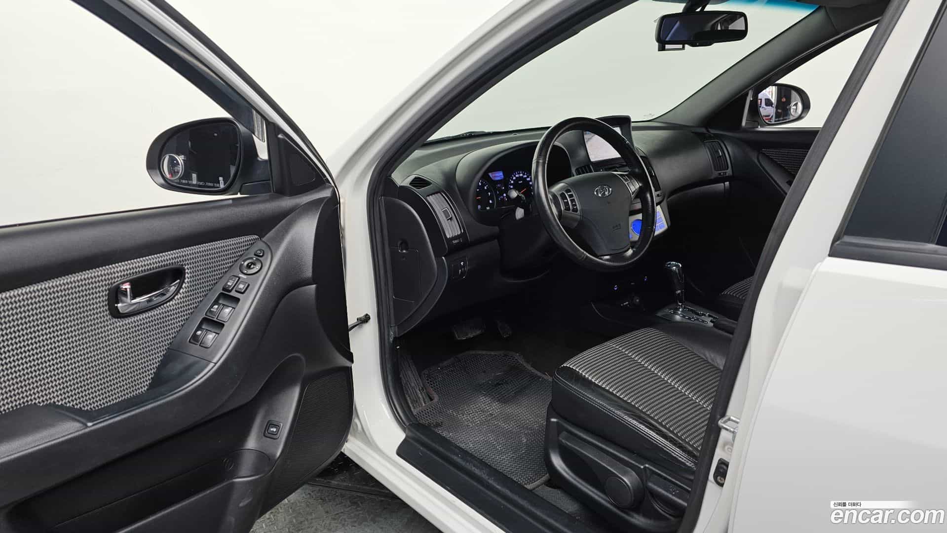 AVANTE Hyundai 2009.9-INNER-010