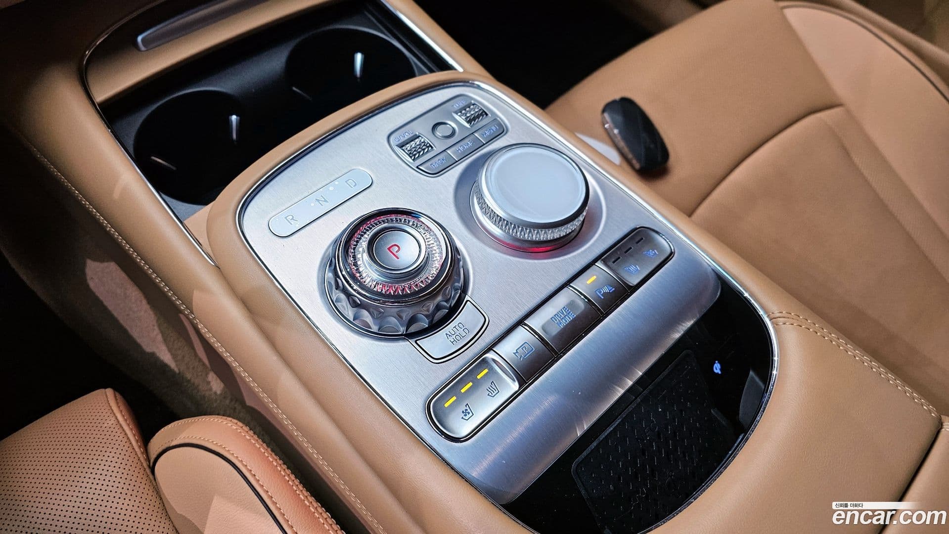 Main__Slider__Photo:G90 Genesis 2022.4-8