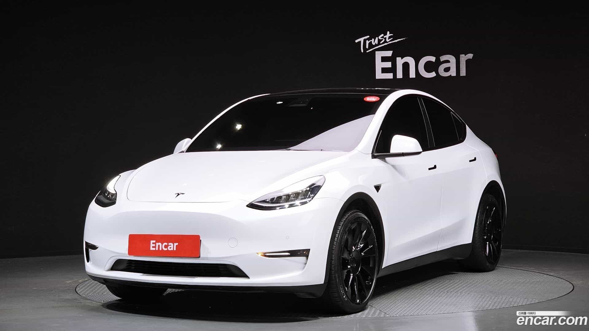 Model Y Tesla 2021.4-OUTER-001