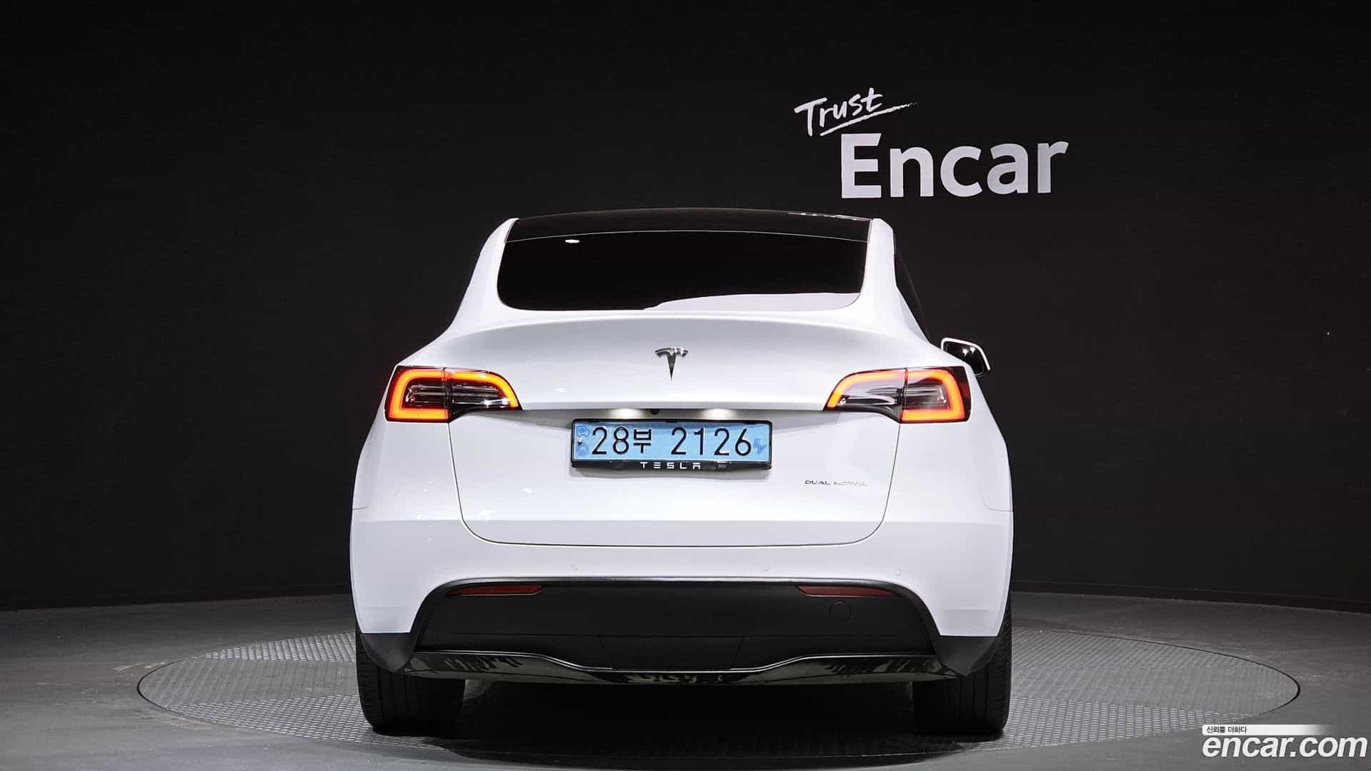 Model Y Tesla 2021.4-OUTER-004