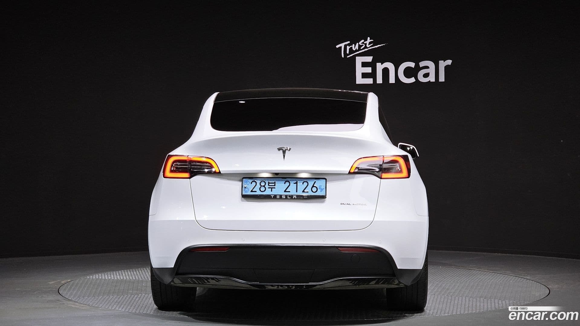 Main__Slider__Photo:Model Y Tesla 2021.4-3