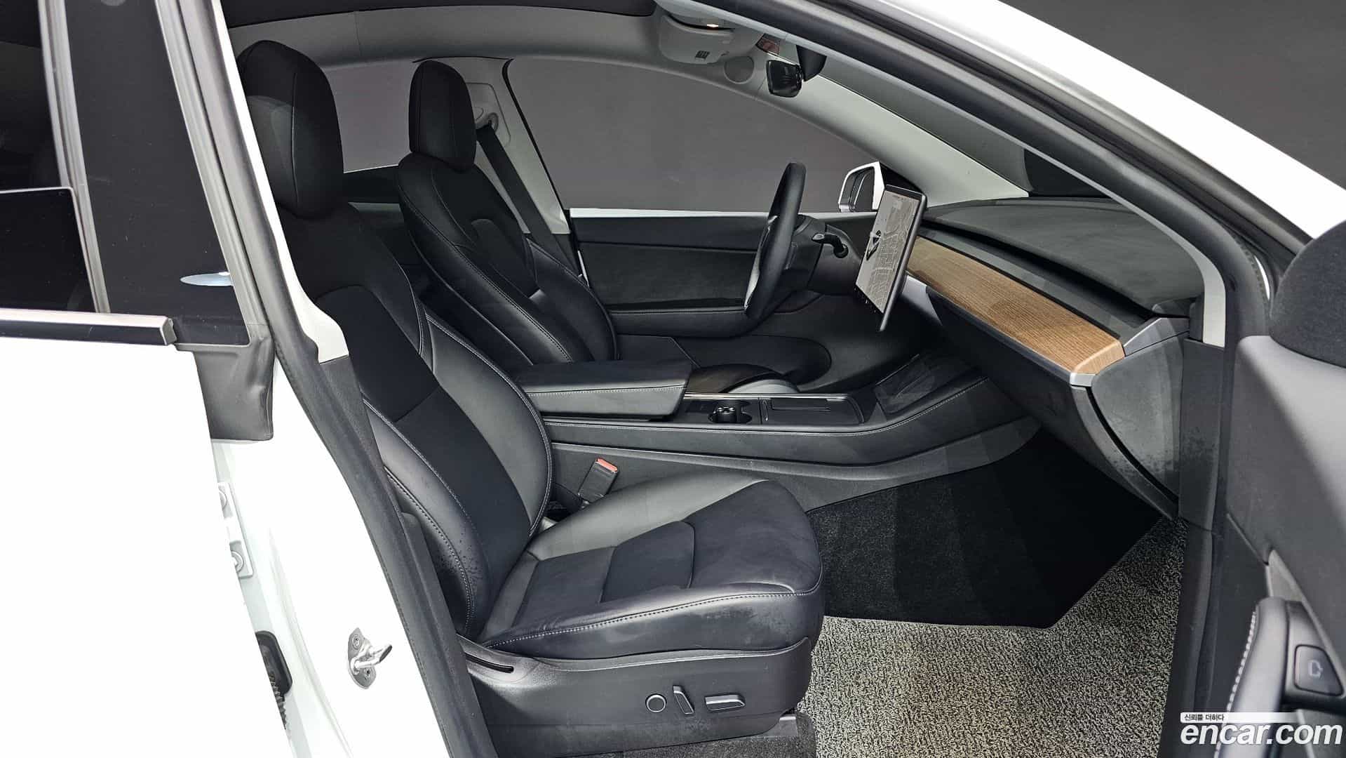 Model Y Tesla 2021.4-INNER-010