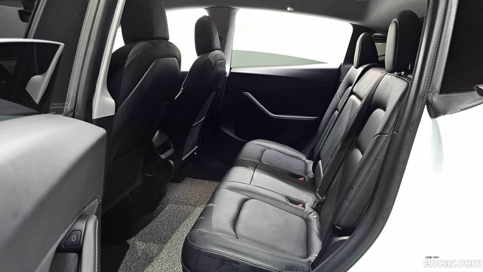 Model Y Tesla 2021.4-OPTION-016