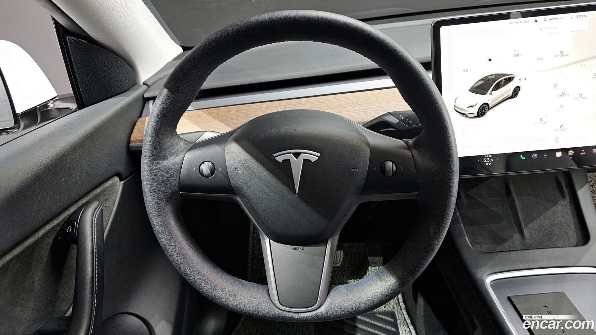 Main__Slider__Photo:Model Y Tesla 2021.4-12