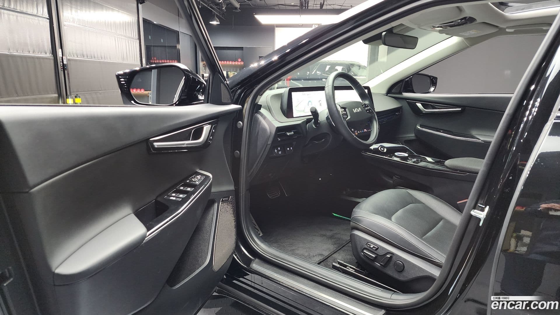 Main__Slider__Photo:EV6 Kia 2023.4-9