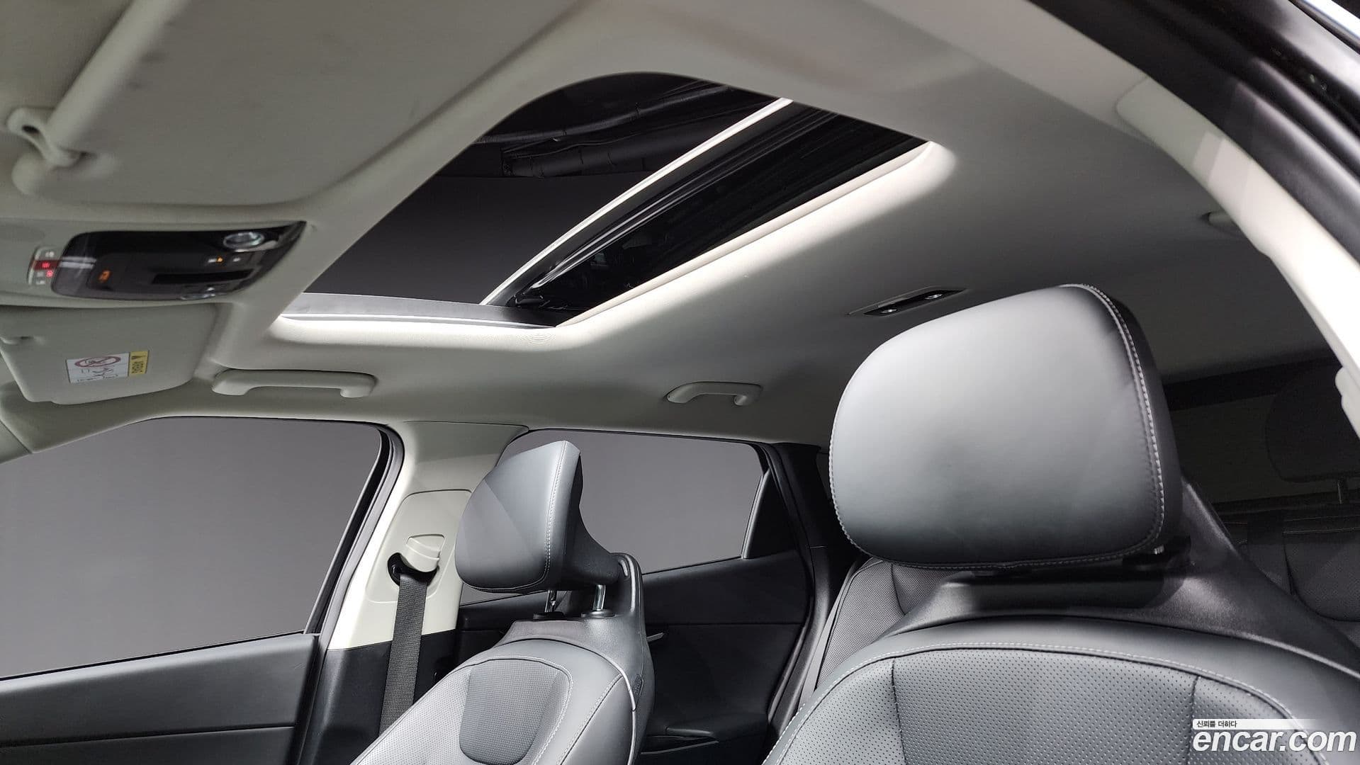 Main__Slider__Photo:EV6 Kia 2023.4-17