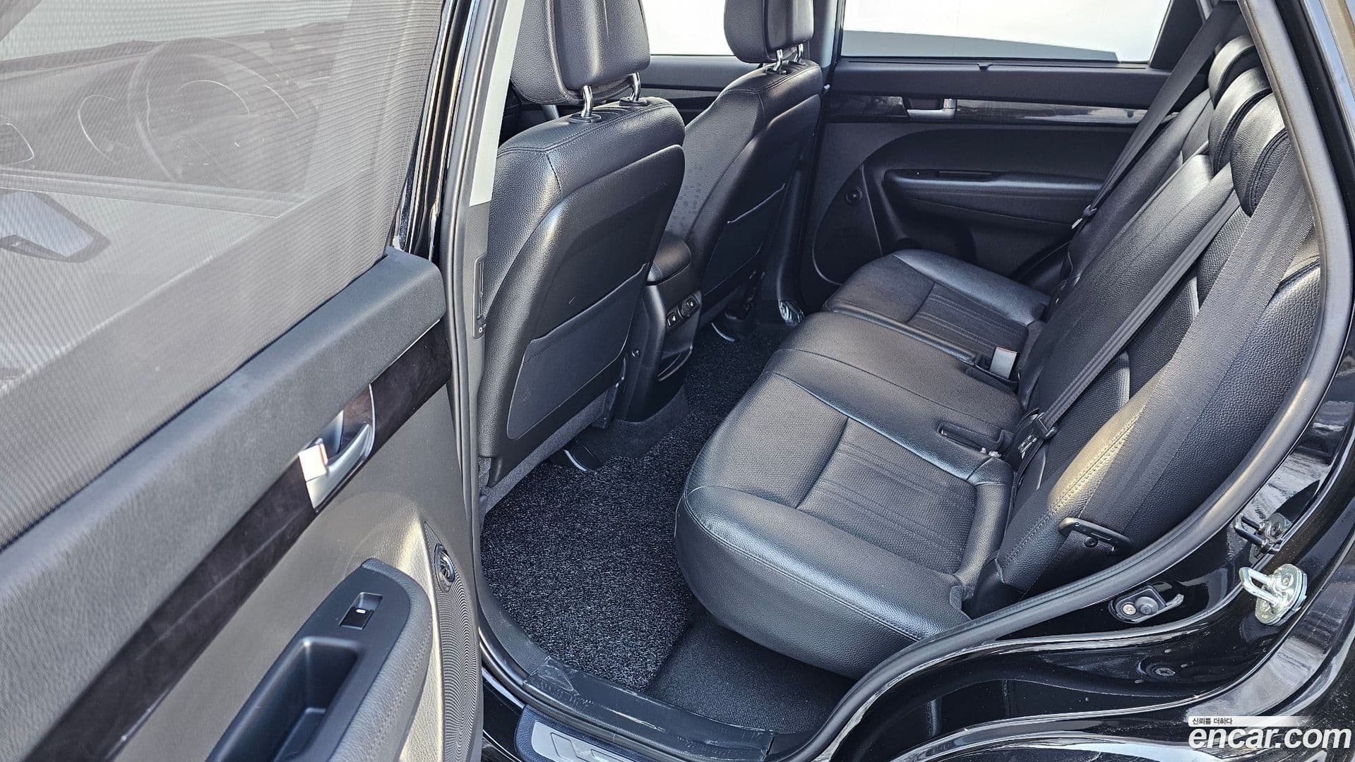 Main__Slider__Photo:Sorento Kia 2014.0-11