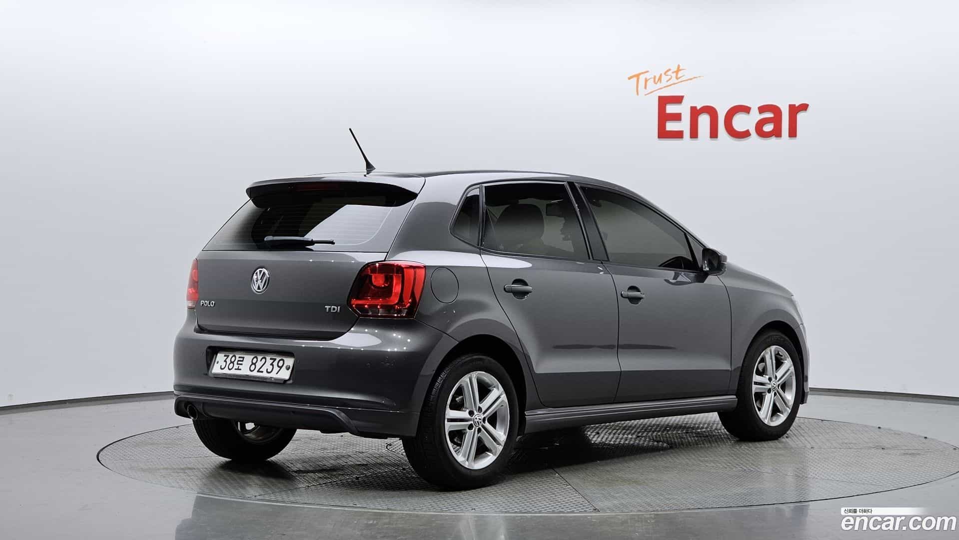 Polo Volkswagen 2014.4-OUTER-002