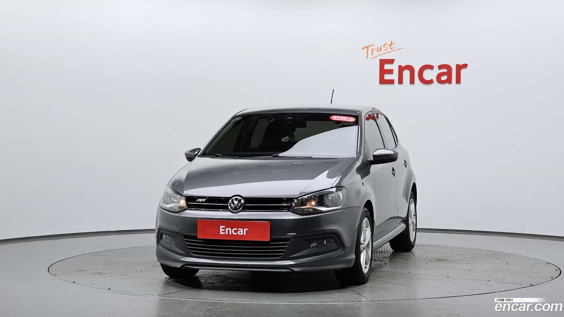 Polo Volkswagen 2014.4-OUTER-003