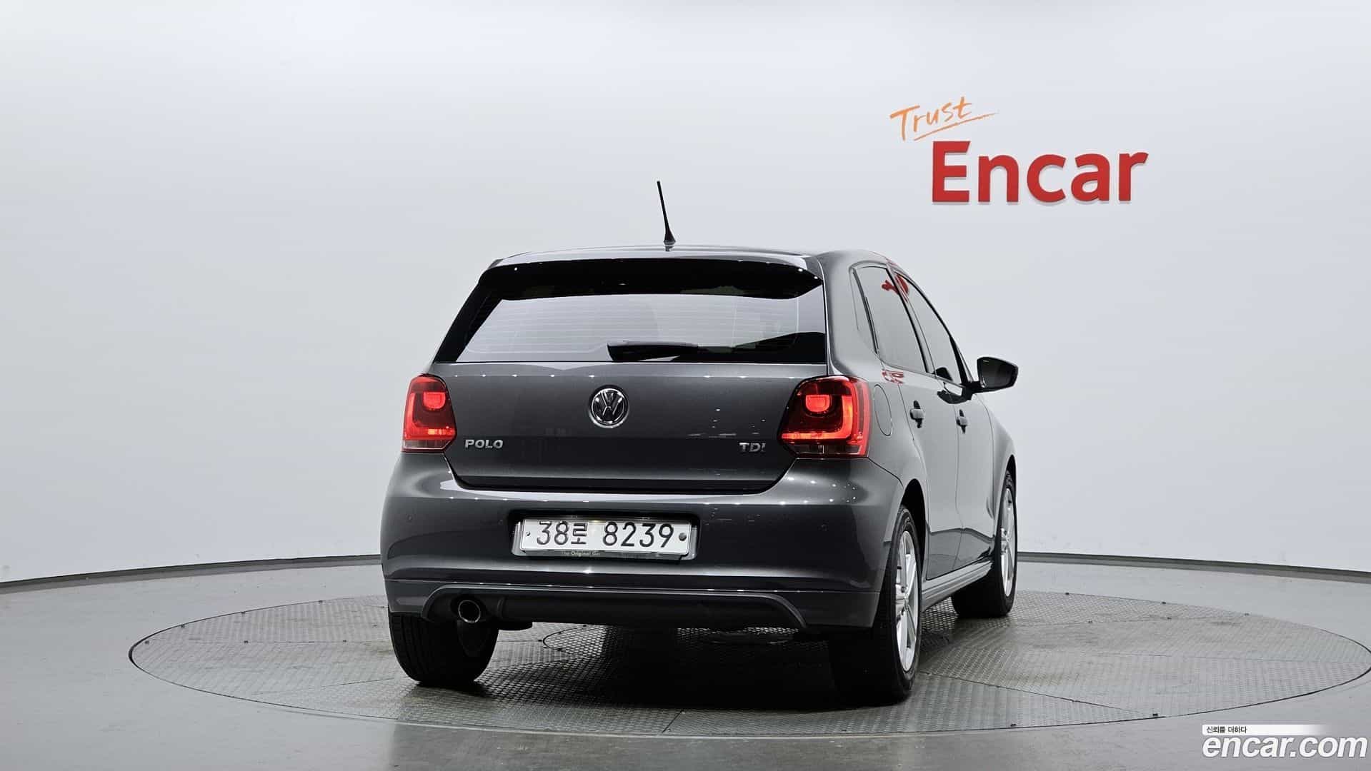 Polo Volkswagen 2014.4-OUTER-004