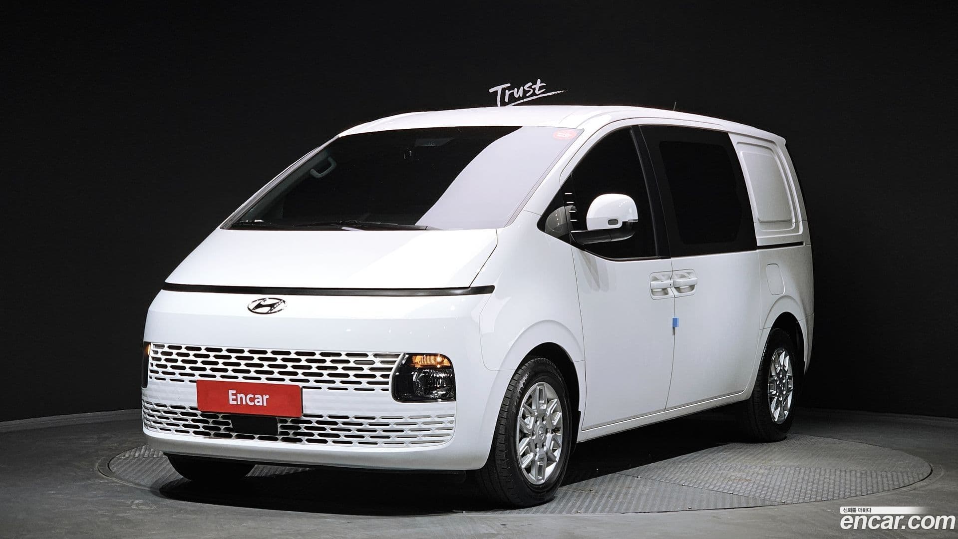 Main__Slider__Photo:Staria Hyundai 2023.9-0