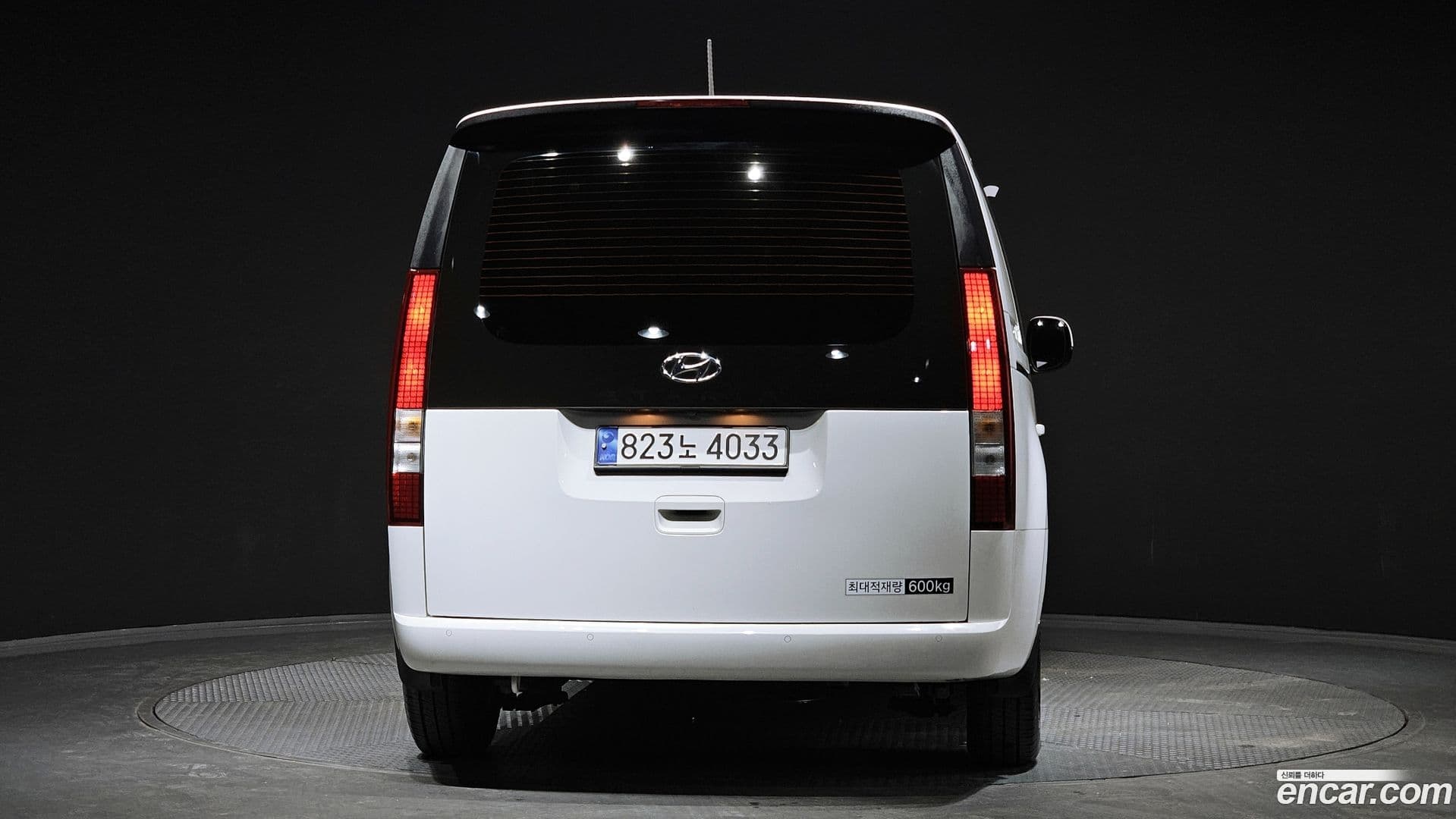 Main__Slider__Photo:Staria Hyundai 2023.9-3