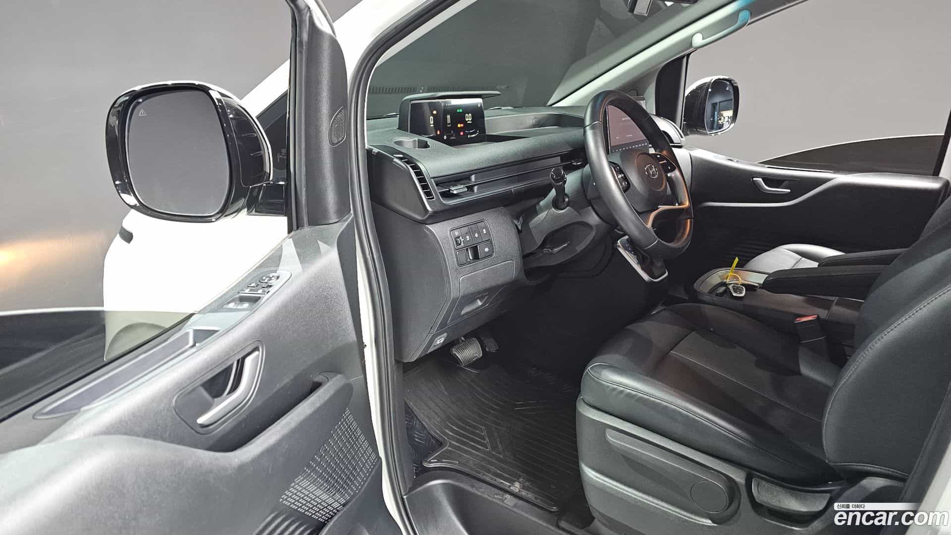 Staria Hyundai 2023.9-OPTION-015