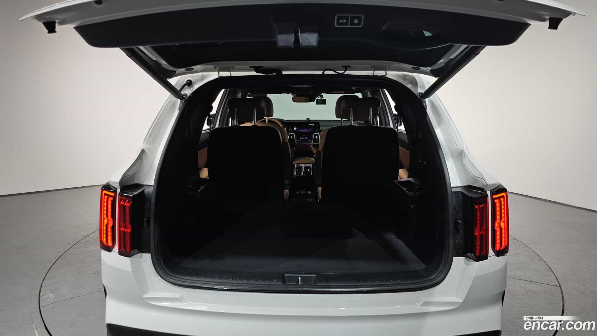 Sorento Kia 2023.6-OPTION-024