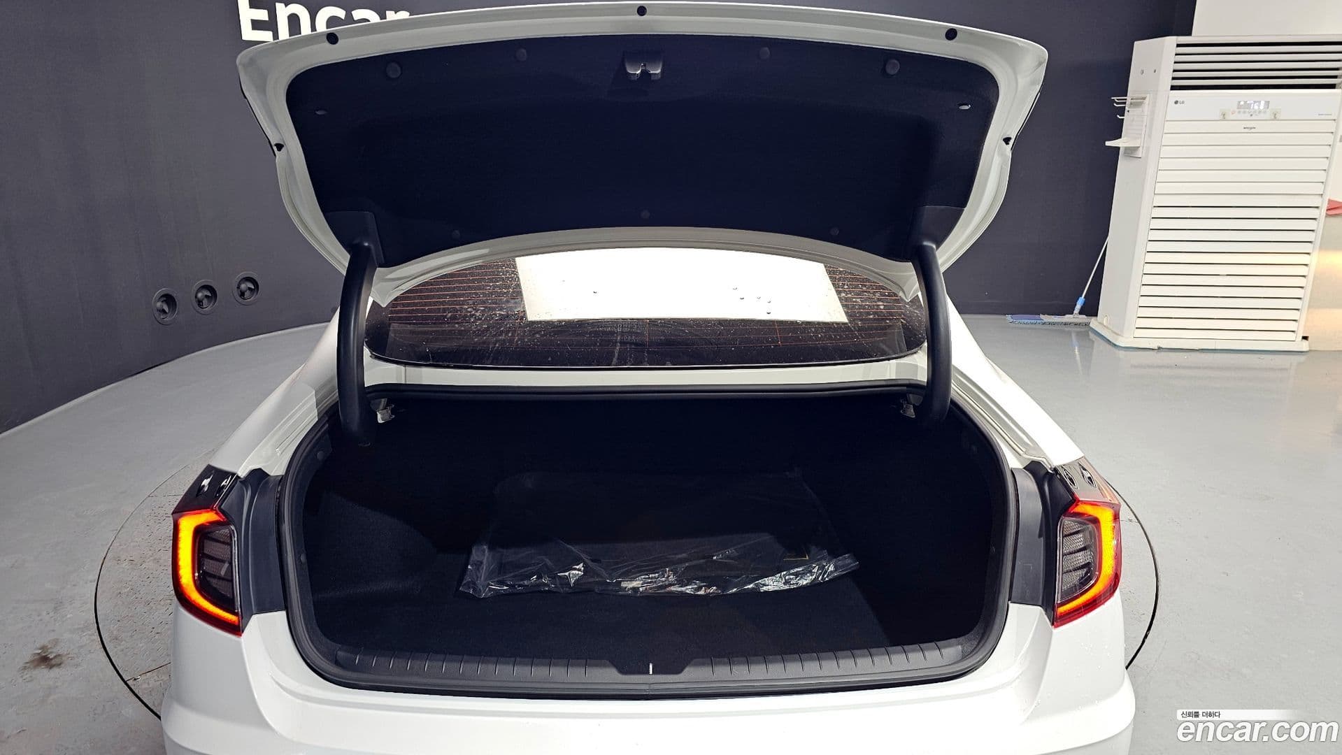 Main__Slider__Photo:Sonata Hyundai 2021.3-19