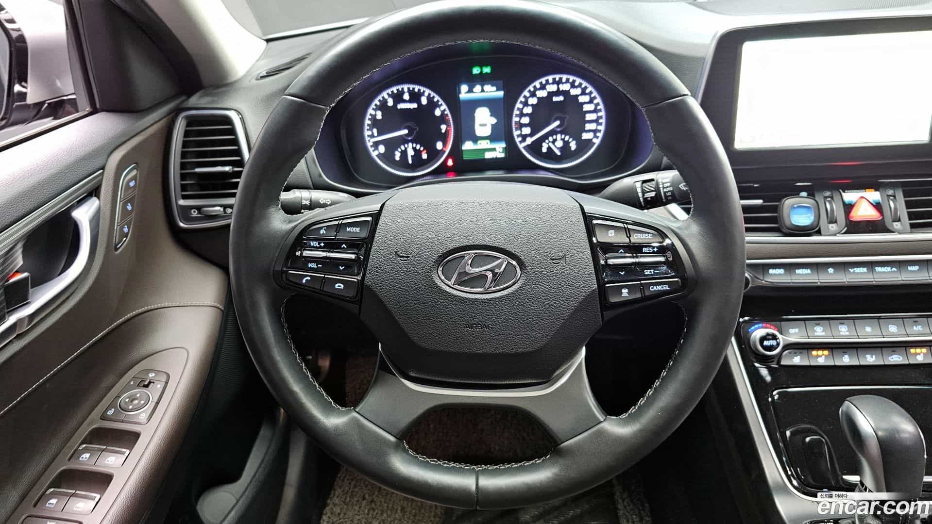 Grandeur Hyundai 2017.6-OPTION-017