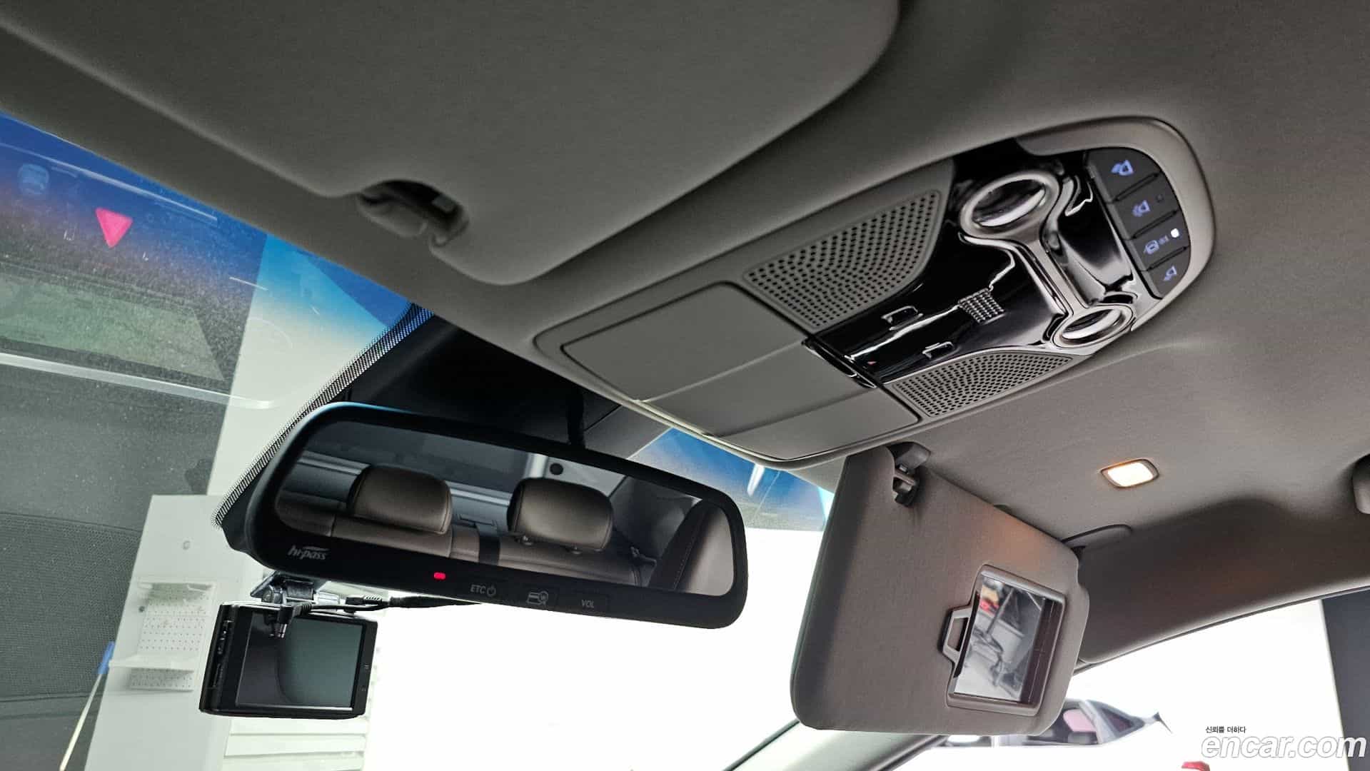 Grandeur Hyundai 2017.6-OPTION-023