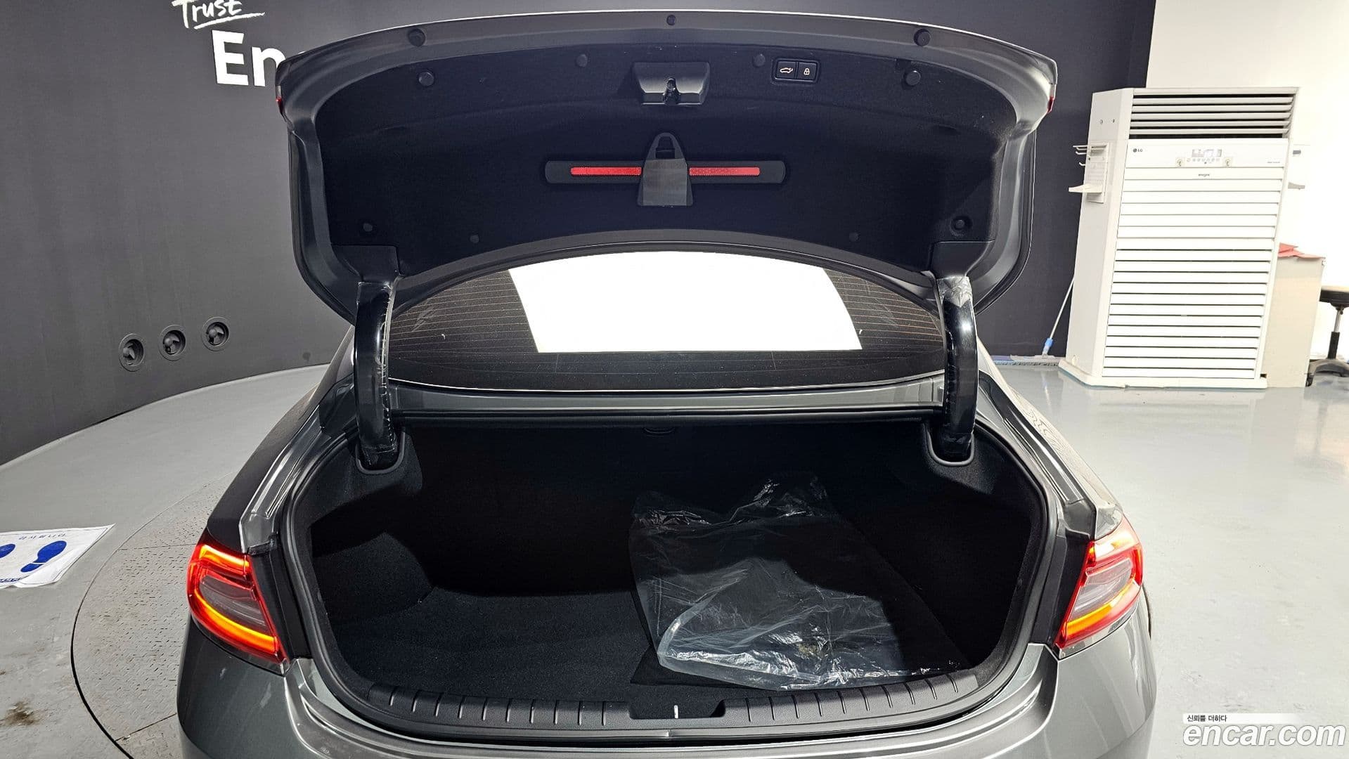 Main__Slider__Photo:Grandeur Hyundai 2017.6-19