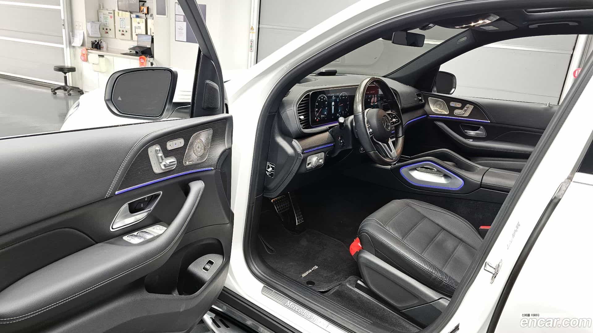 GLS-Class Mercedes-Benz 2022.3-INNER-010