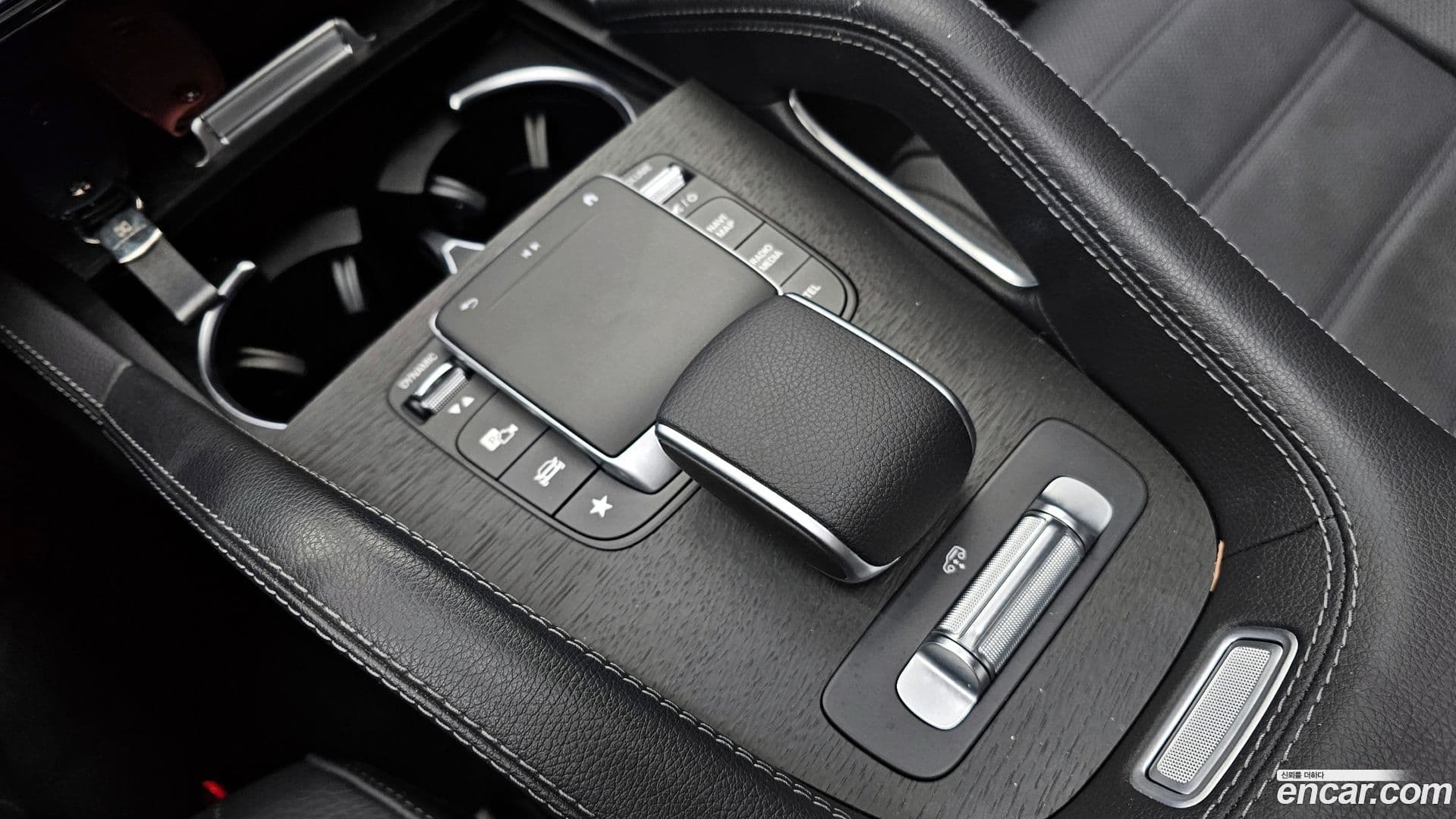 Main__Slider__Photo:GLS-Class Mercedes-Benz 2022.3-16