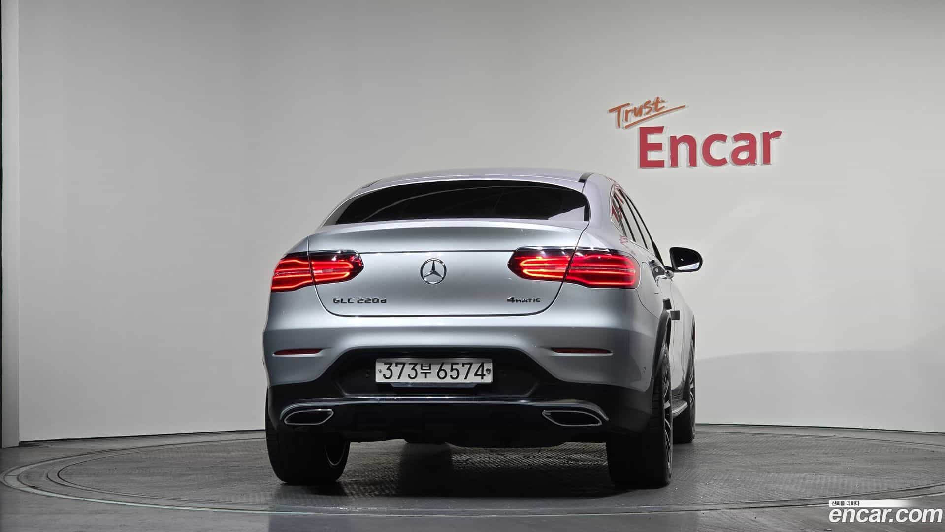 GLC-Class Mercedes-Benz 2017.5-OUTER-004