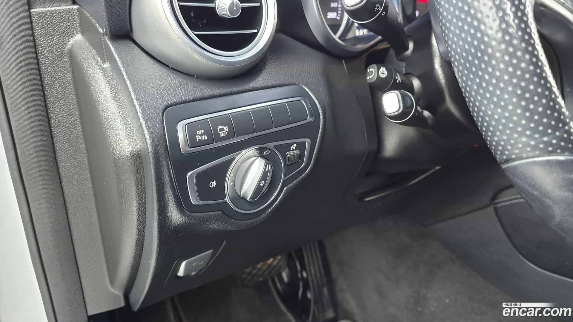 GLC-Class Mercedes-Benz 2017.5-OPTION-021