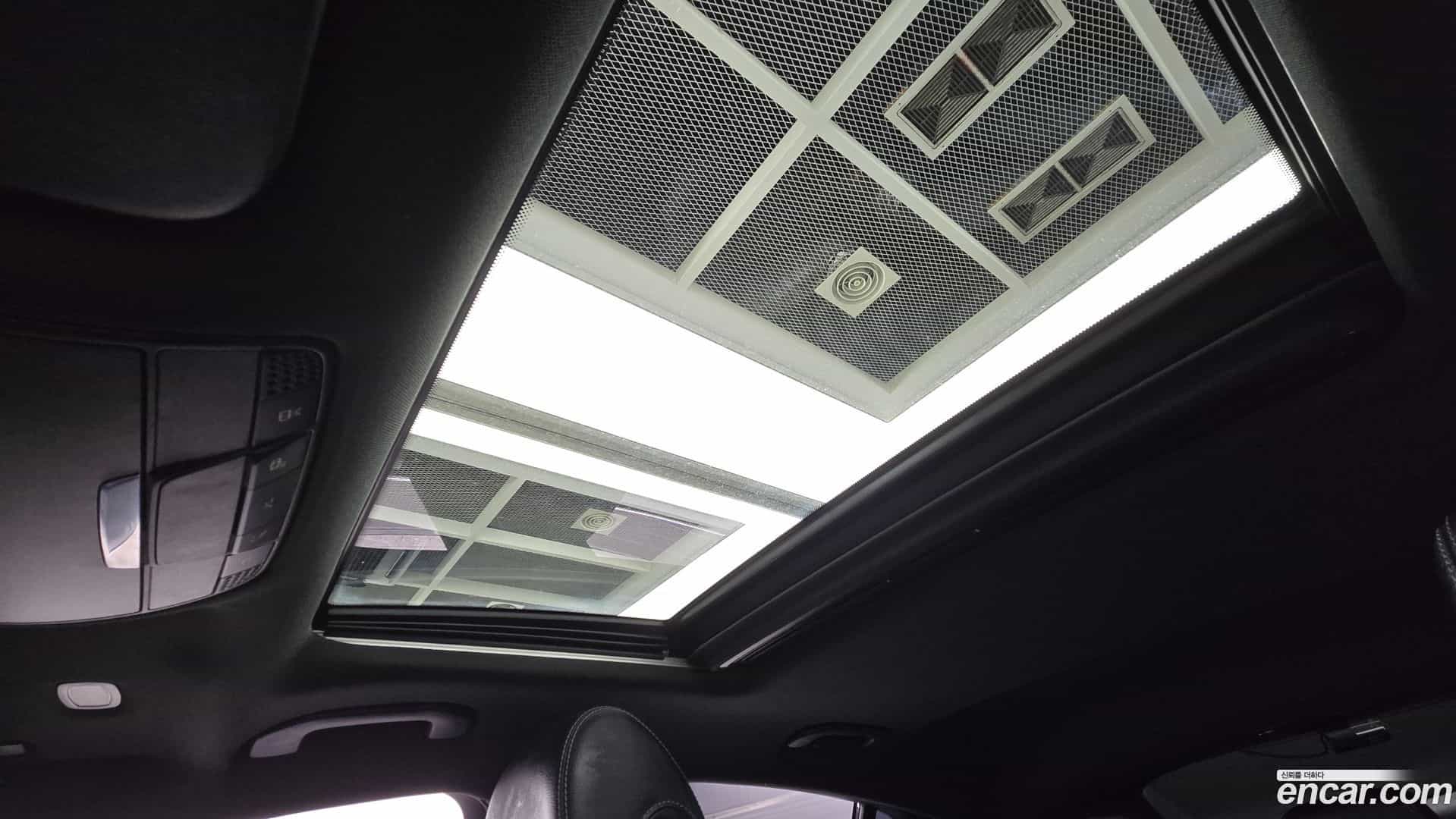 GLC-Class Mercedes-Benz 2017.5-OPTION-022