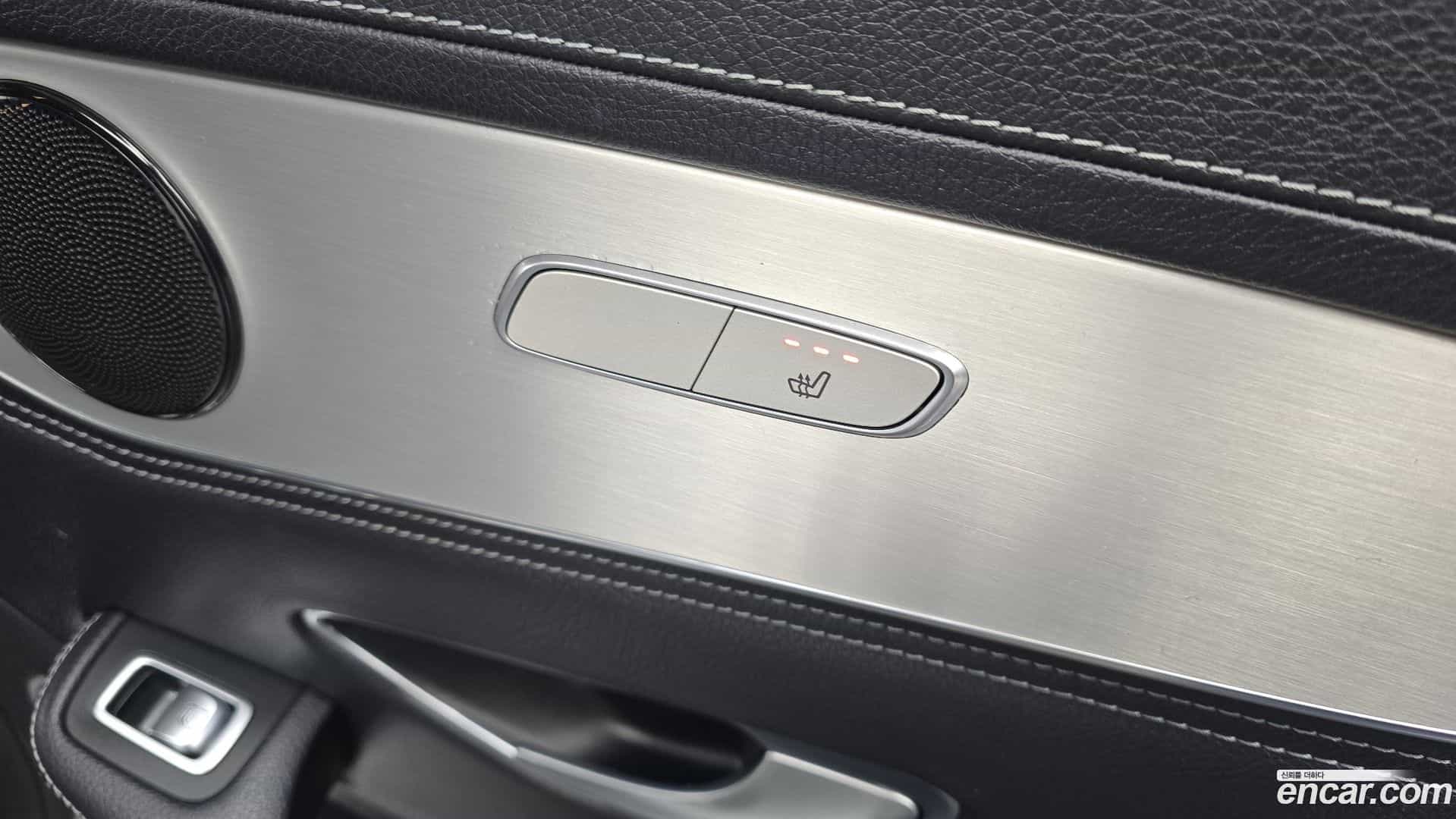 GLC-Class Mercedes-Benz 2017.5-OPTION-023