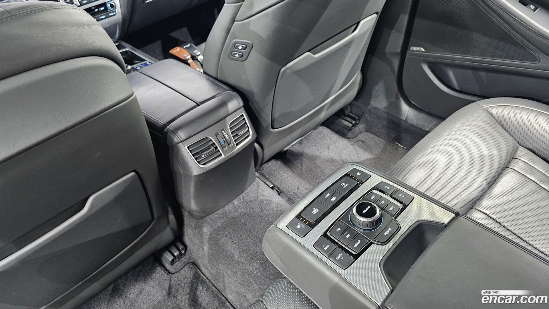 Main__Slider__Photo:G80 Genesis 2016.11-18